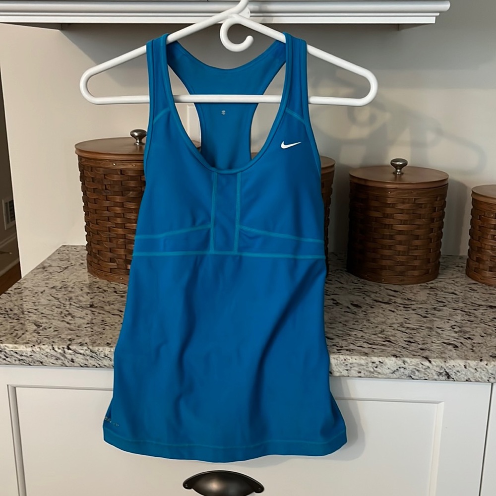 Nike women’s  S top
